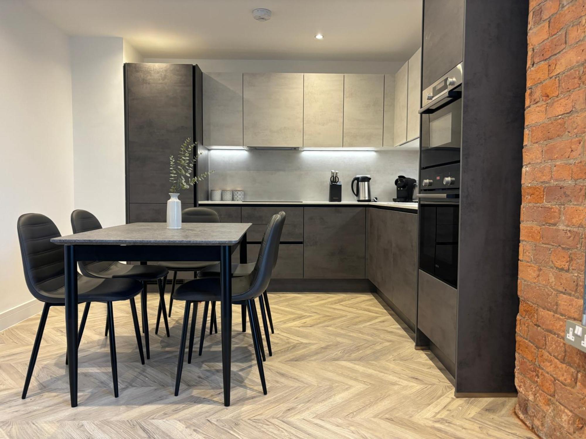 Manchester Apt, Free Parking, Business, Couples & Families Kültér fotó